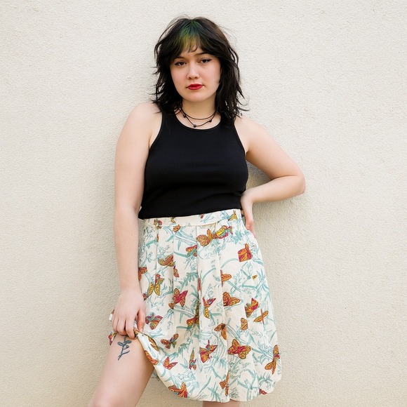 Vintage Butterfly Print Shirt Womens XS Cream Floral Pleated Boho Preppy - Picture 1 of 10